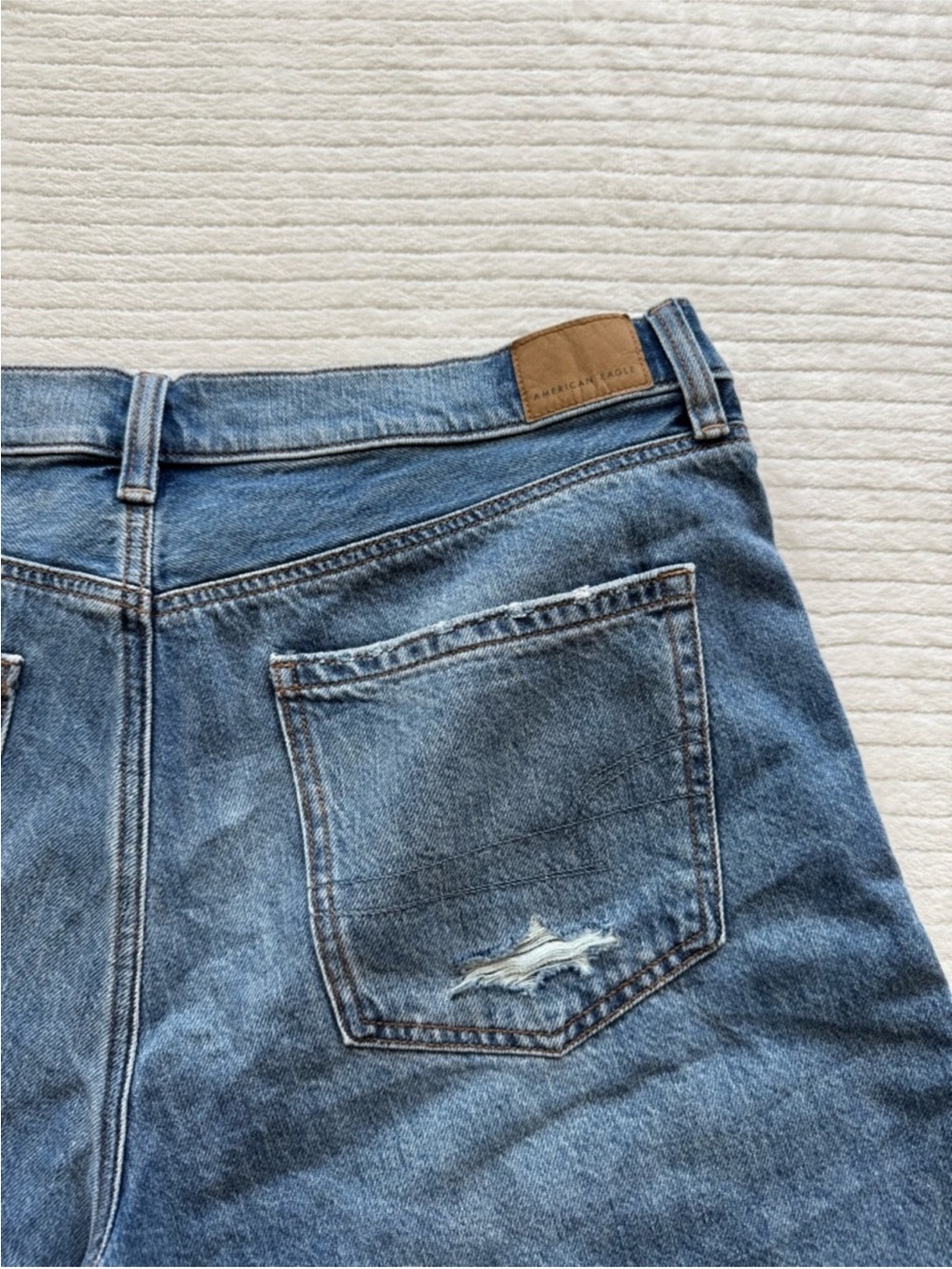American Eagle Outfitters Women's Medium Blue Denim Jean Shorts - Picture 3 of 7